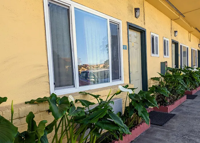 Deluxe Inn