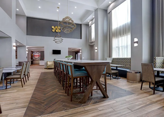 Hampton Inn & Suites Dallas-Desoto