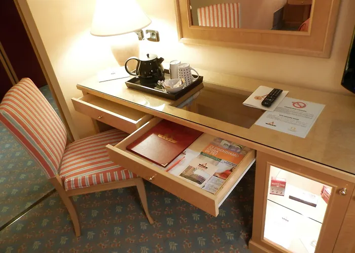 Agora' Palace Hotel