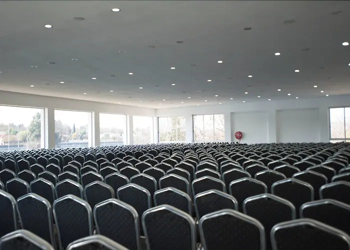 The Lakes Hotel & Conference Centre