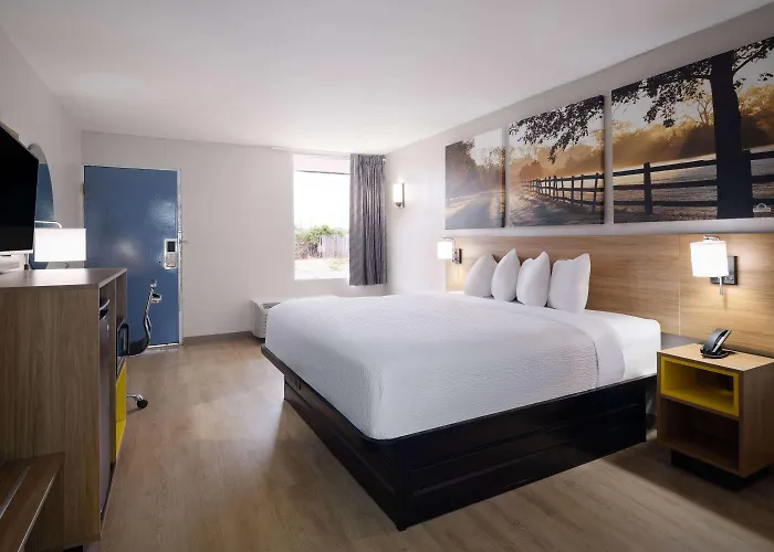 Days-Inn By Wyndham Montgomery I-85