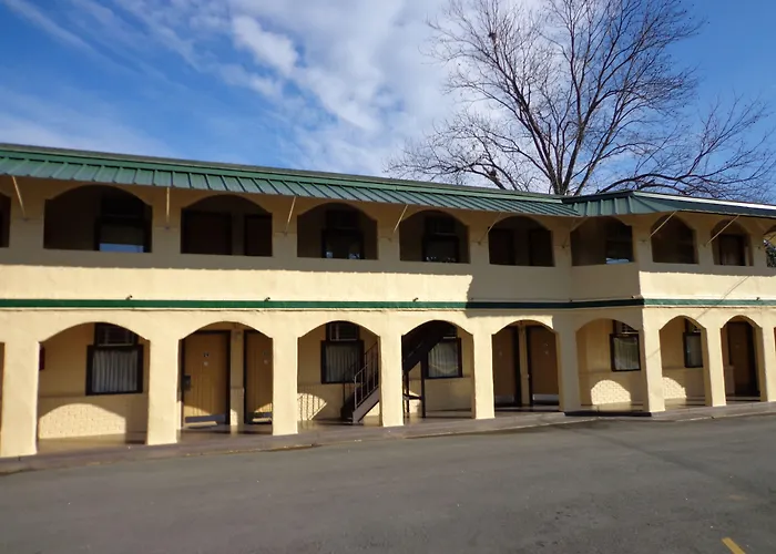Economy Inn Express Warren