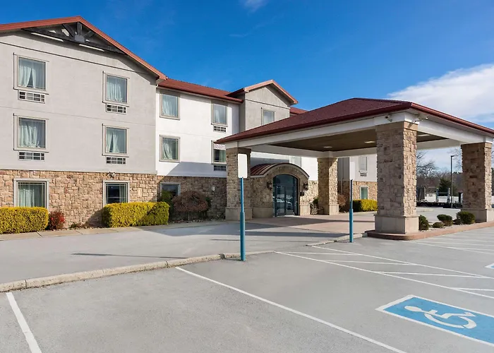 Quality Inn & Suites Monterey I-40
