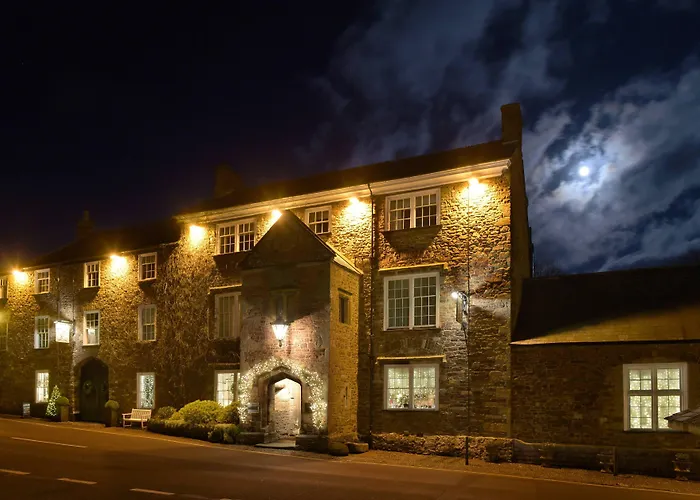 Luttrell Arms