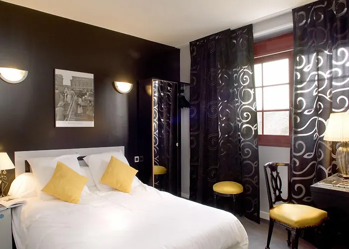 Hotel La Cognette A 25 Kilometres De Chateauroux Et 30 Kilometres De Bourges