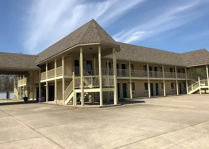 Riverwood Inn