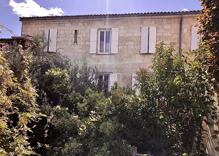 Hotel Saint Louis - Au Coeur Des Remparts