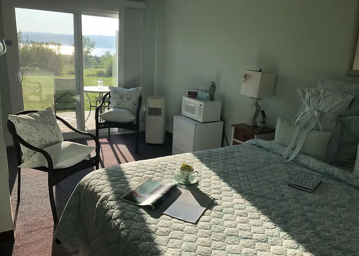Savannah House Wine Country Inn & Cottages