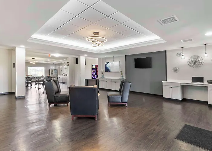 Best Western Plus Midamerica Hotel