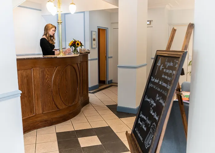 Chenal Hotel