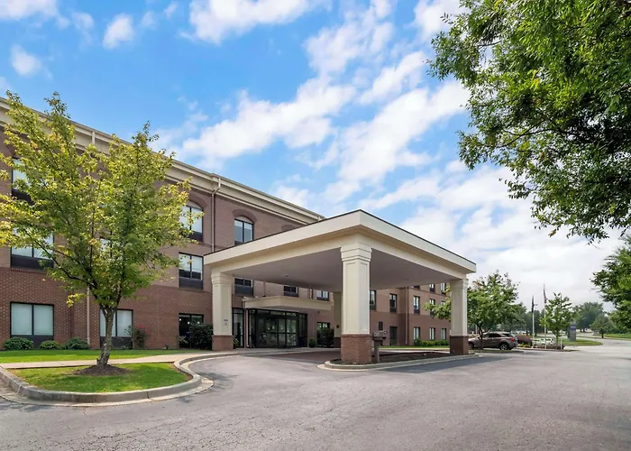 Comfort Suites At Westgate Mall
