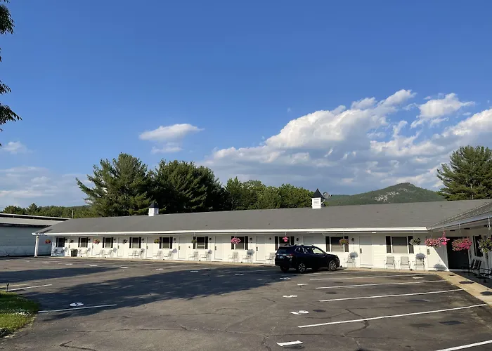 Colonial Motel