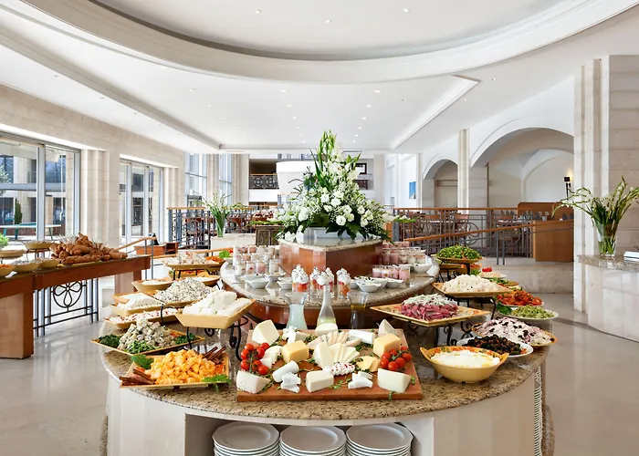 Golden Crown Hotel