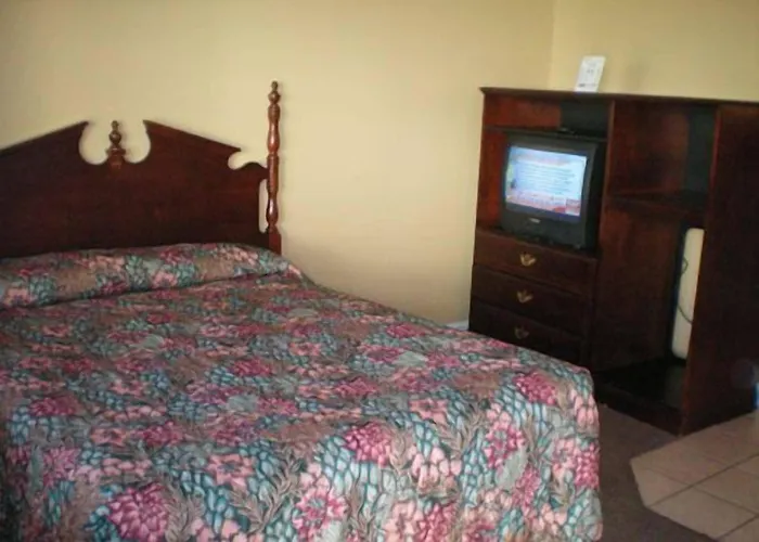 Economy Inn & Suites