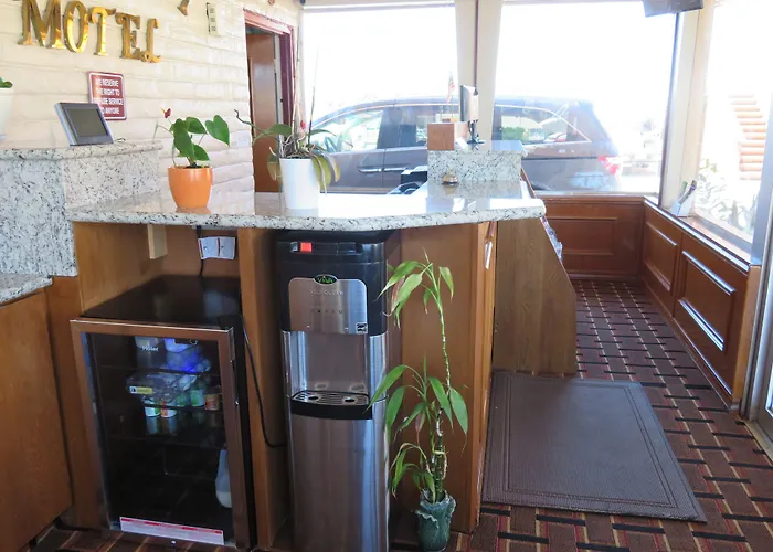 Royal Crest Motel