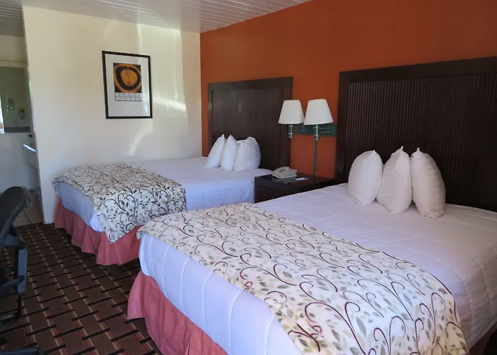 Royal Crest Motel