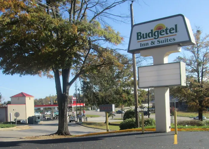 Budgetel Inn & Suites