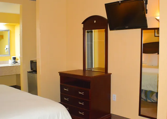 Magnolia Inn And Suites