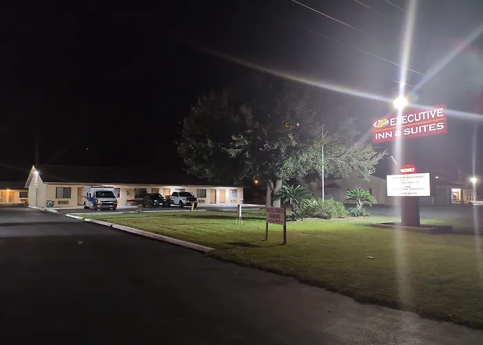 Hebbronville Executive Inn