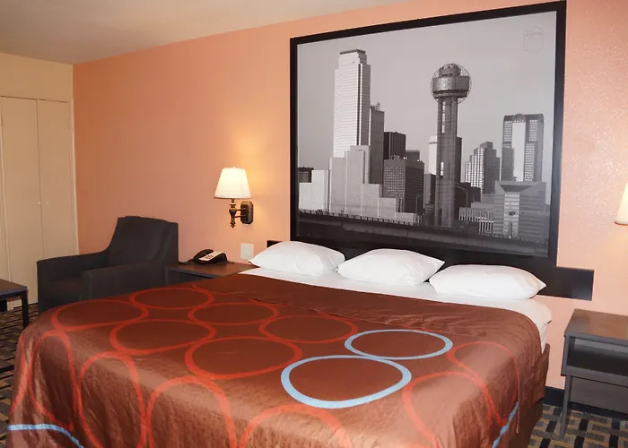 Super 8 By Wyndham Farmers Branch/North Dallas