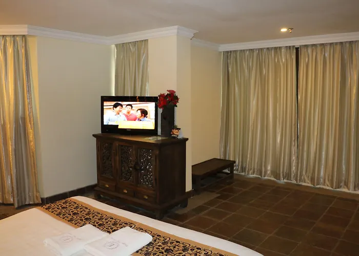 Eagle Bay Hotel