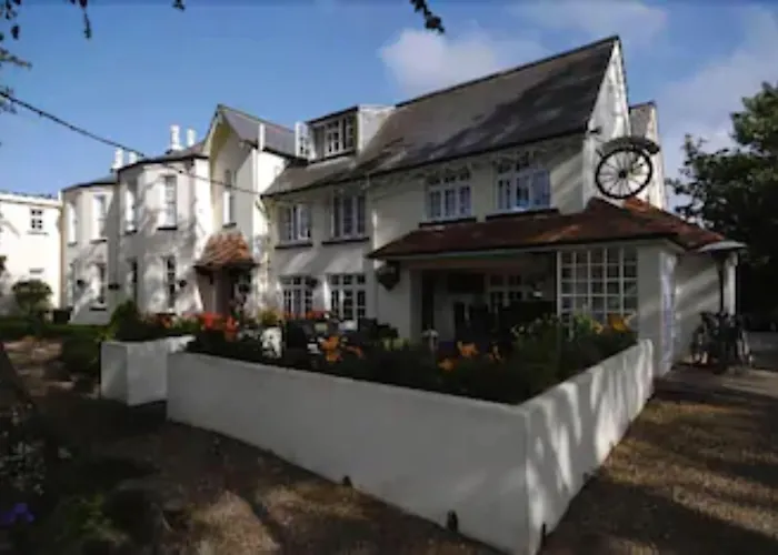 Les Douvres Hotel