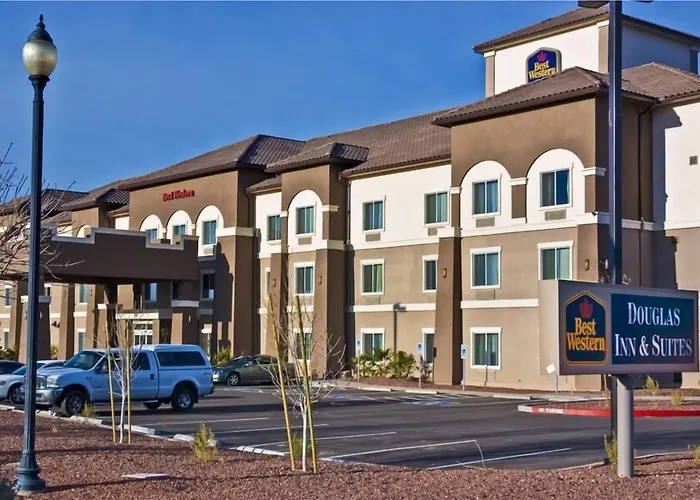 Best Western Douglas Inn & Suites