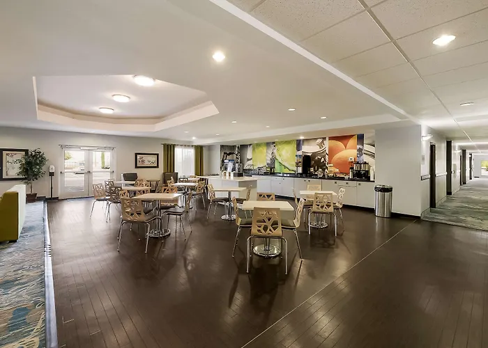 Best Western Douglas Inn & Suites