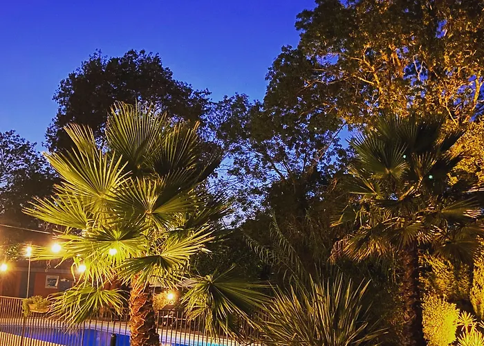 Logis Hotels La Bastide Des Golfs
