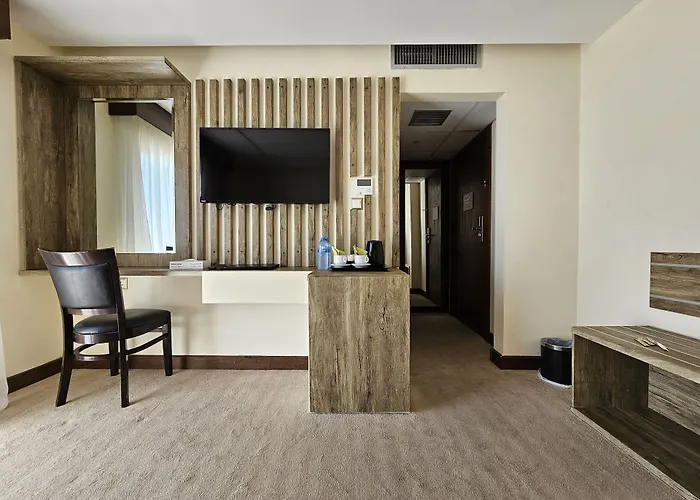 Edom Hotel