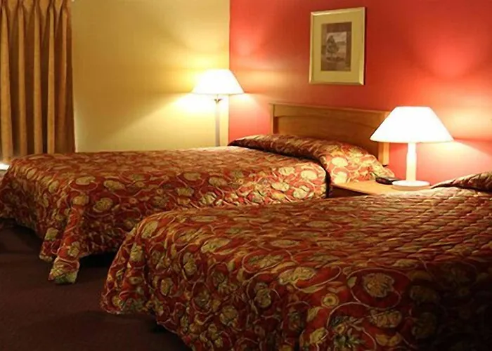 Hometown Inn & Suites