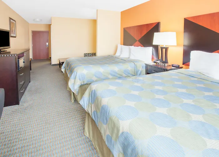 Days Inn & Suites By Wyndham Russellville