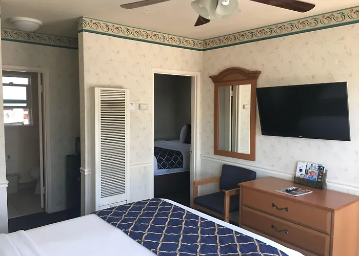The Palomar Inn