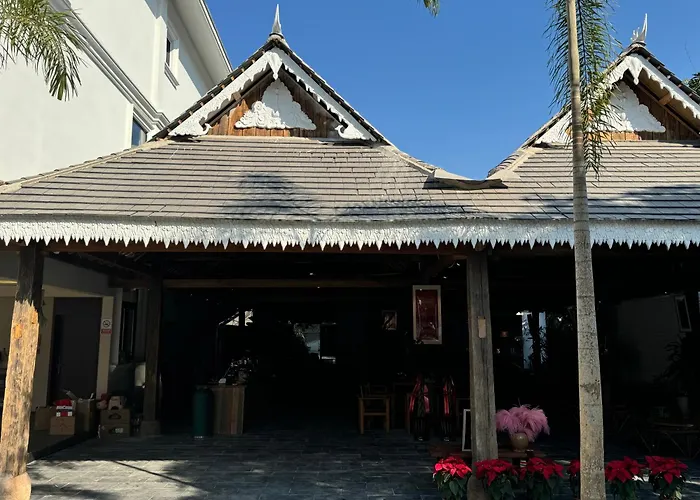 Jinghong City Chenduo Nanshan Hotel