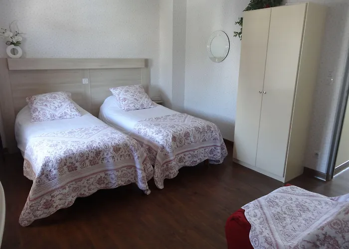 Hotel De Lion Sur Mer