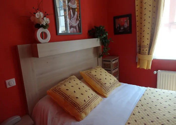 Hotel De Lion Sur Mer