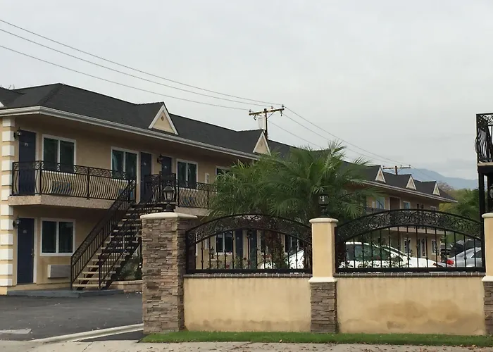 Walnut Inn & Suites West Covina