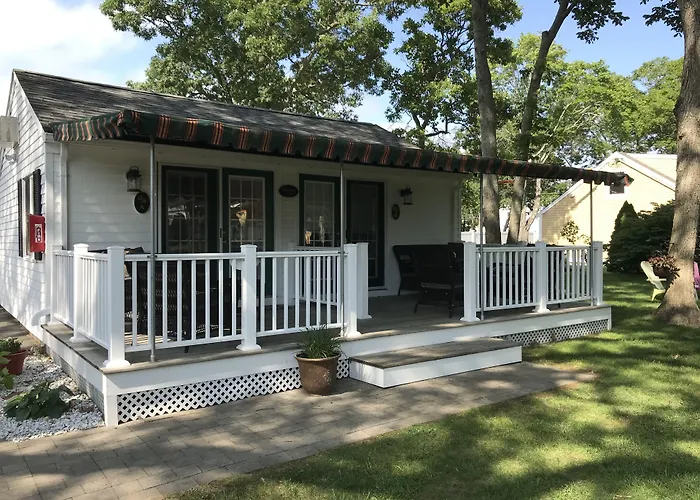 Falmouth Heights Motor Lodge