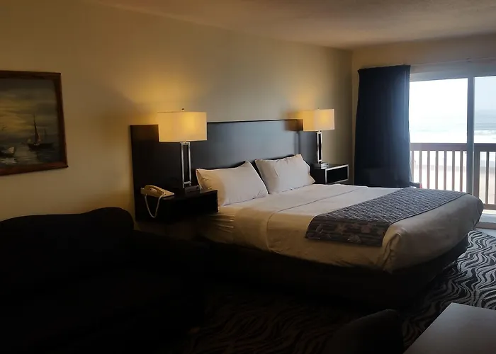 Tradewinds Motel