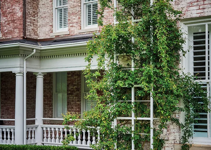 Inn At Carnall Hall