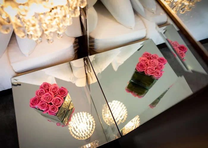 Zuni Restaurant & Boutique Hotel