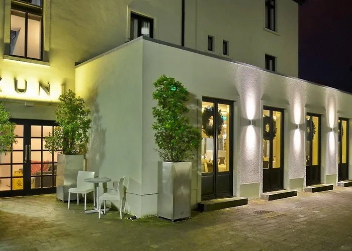 Zuni Restaurant & Boutique Hotel
