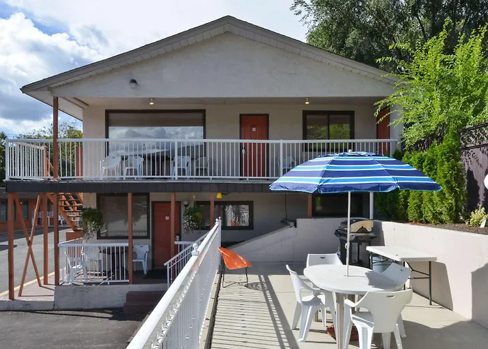 Canadas Best Value Inn & Suites-Vernon