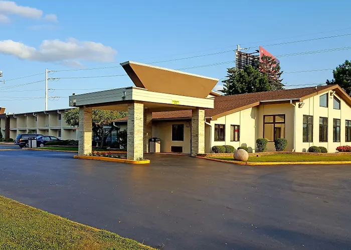 Lexington Inn & Suites-Elgin