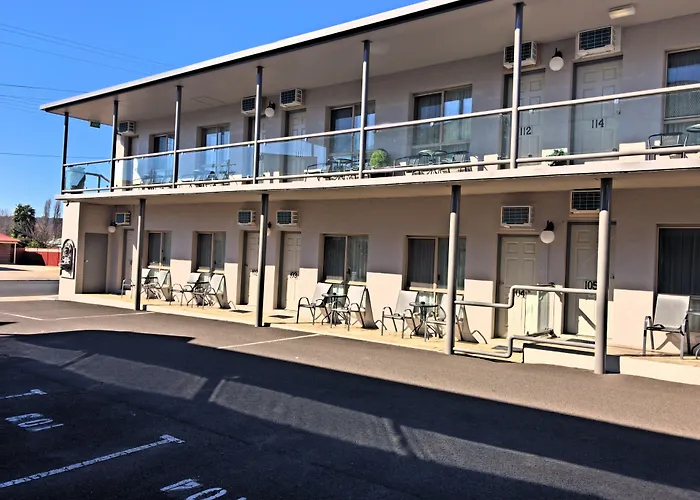 New England Motor Inn