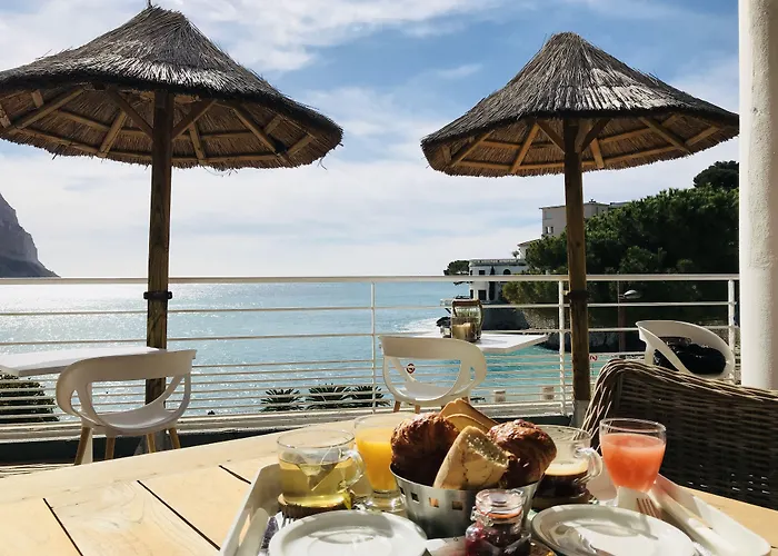 Hotel De La Plage - Mahogany