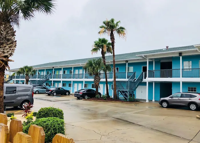 The Island Hotel Near Beach Port Aransas