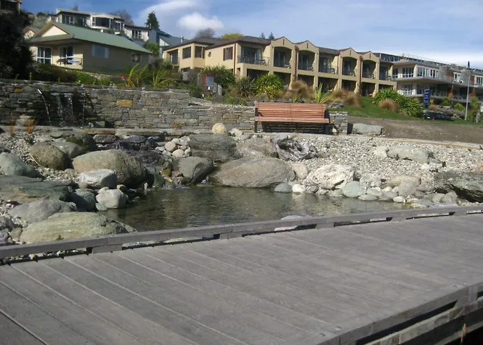 The Moorings Motel And Apartments