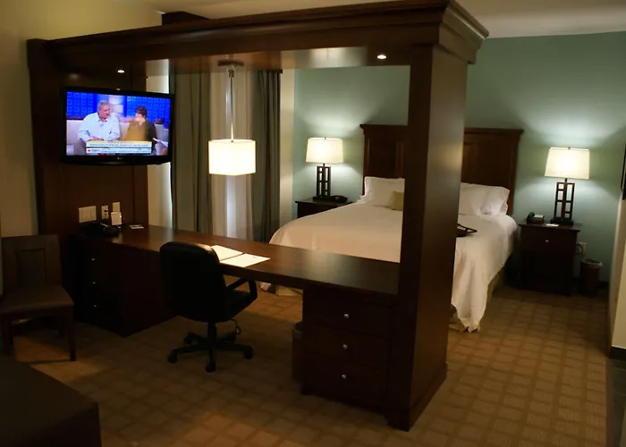 Hampton Inn & Suites Center