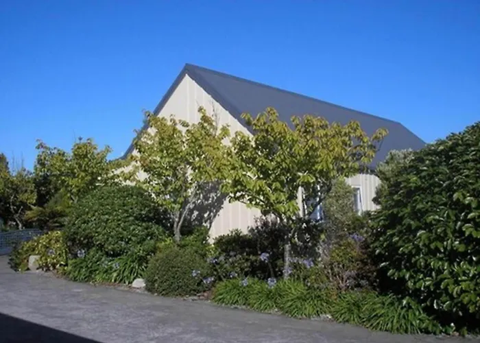 Jade Court Motel